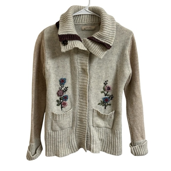 Natural Reflections Sweaters - Natural Reflection Womens Size S Cardigan Sweater Floral Embroidered Pockets
